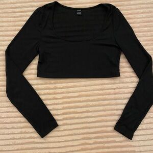 Shein Black Long-Sleeve Scoopneck Crop Top - Size M (Fits Like a Small)